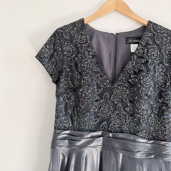 La Femme 26447 Two Tone Satin A-Line V-Neck Gown Platinum Silver Gray - Picture 13 of 16